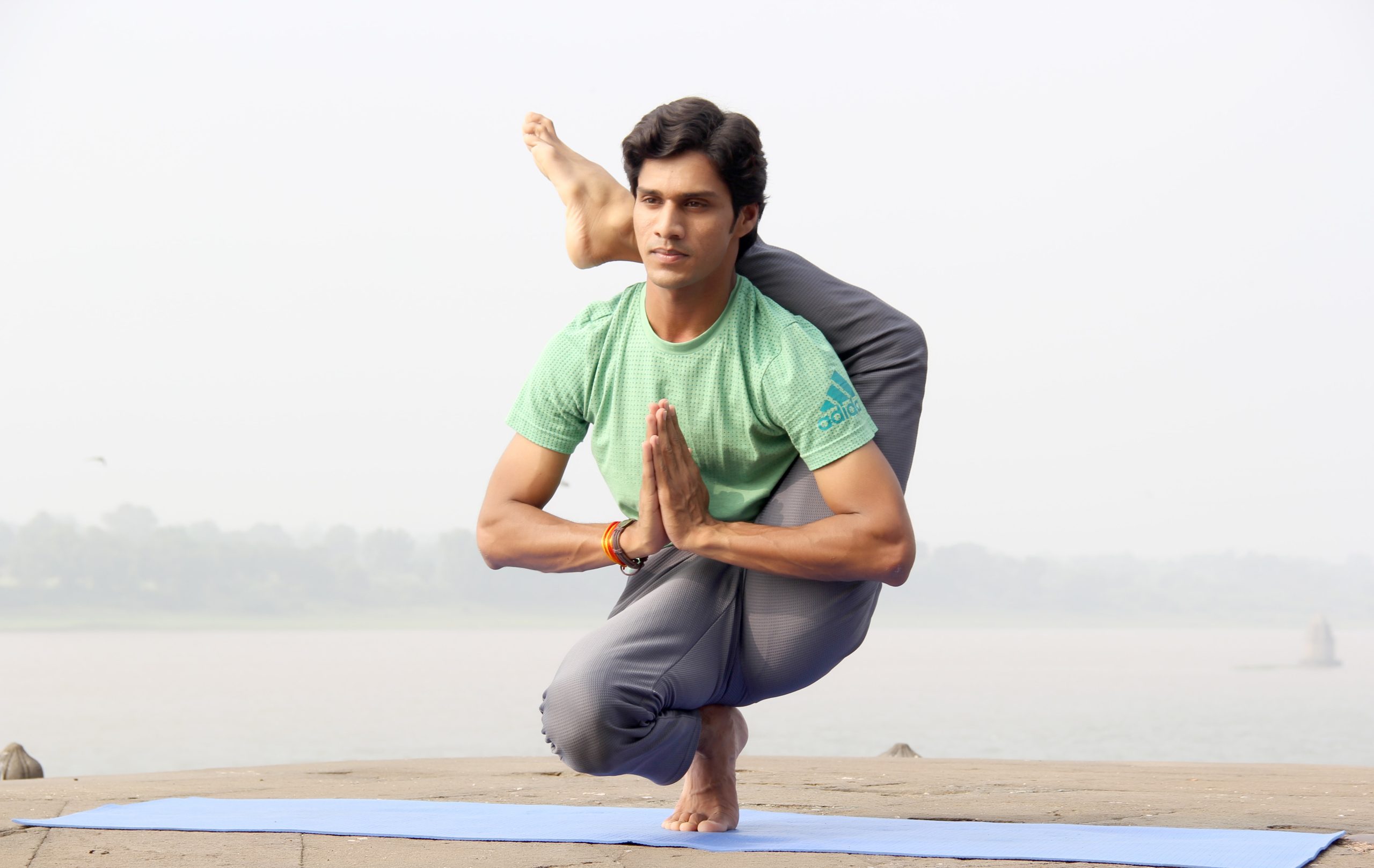 yoga moeilijk voet in nek
